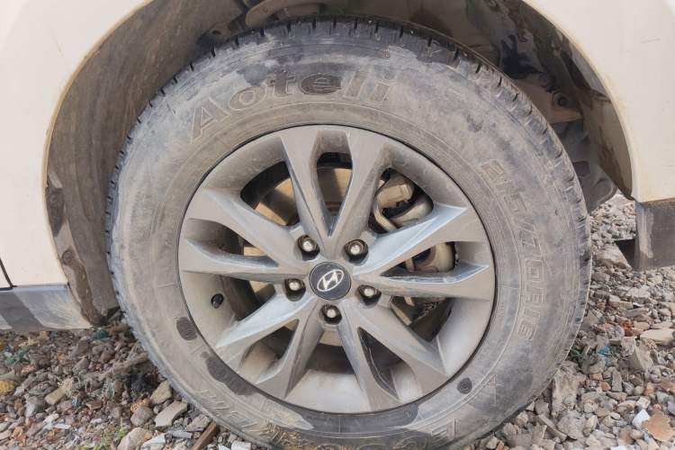 Used Hyundai ix35 2015 2.0L Automatic 2WD Comfort Edition China V Standard Right Front Wheel Hub