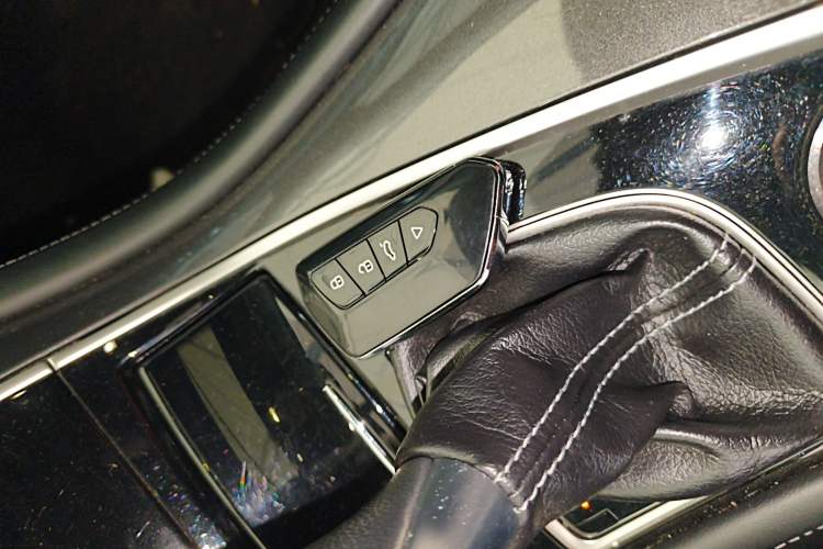 Used Infiniti Q50L 2015 2.0T Comfort Edition Interior 1