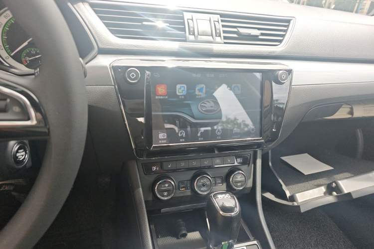 Used Skoda Superb 2018 TSI330 DSG Comfort Edition China VI Standard