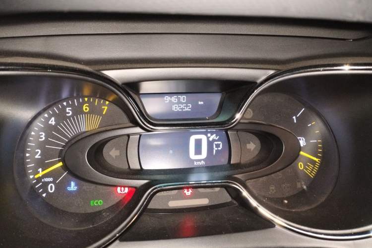 Used Renault Captur 2015 1.2T Automatic Comfort Edition Instrument Cluster