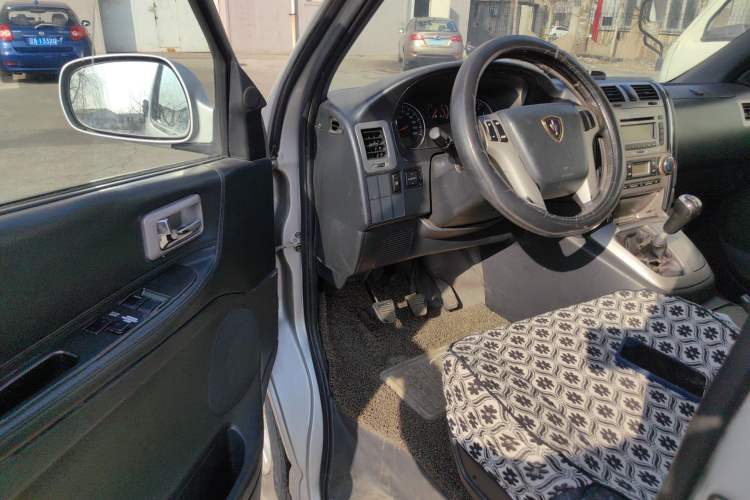 Used Jinbei Grace 2014 2.4L Standard Version Long Wheelbase 9-Seater 4RB2