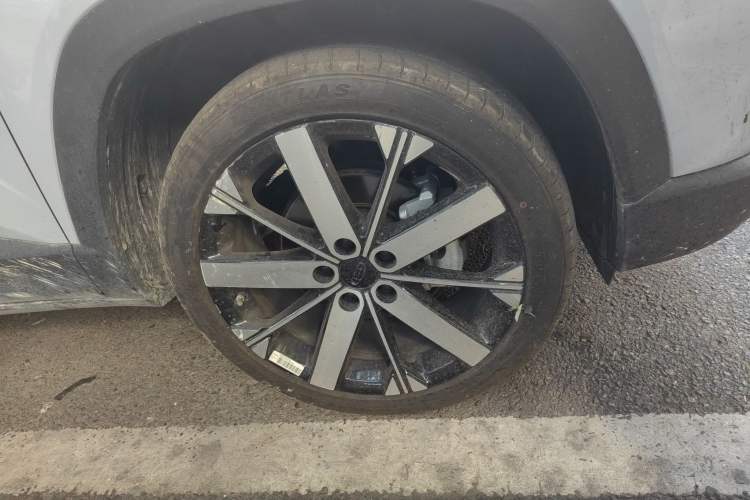 Used Geely Auto icon 2025 Linglong 1.5TD Ruyi Edition Right Front Wheel Hub