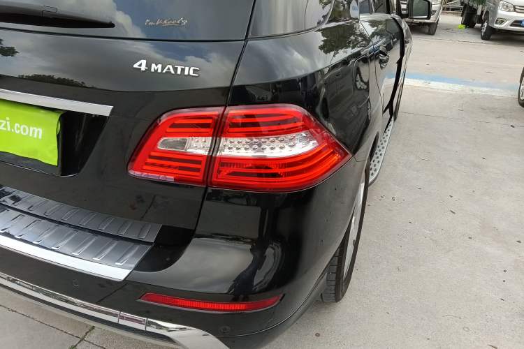 Used Mercedes-Benz M-Class 2014 ML 400 4MATIC Luxury Model
