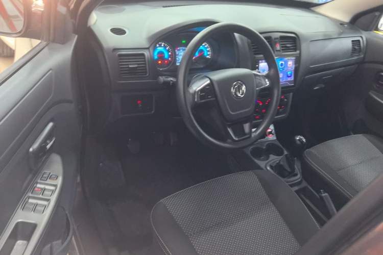 Used Dongfeng Fengon 330 2019 1.5L Manual Practical II China VI