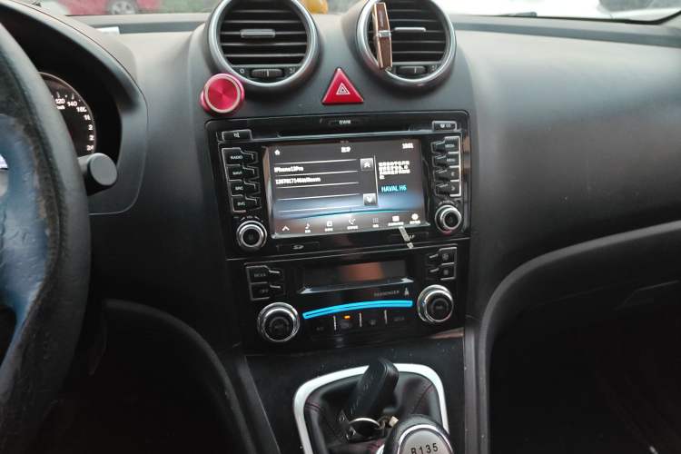 Used Haval H6 2015 Upgraded Model 1.5T Manual Two-Wheel Drive Elite Version Audio And AC Panel