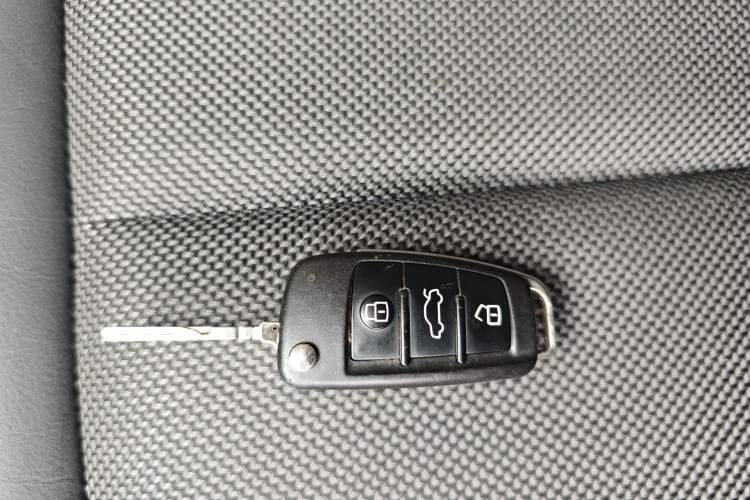 Used Audi Q2L 2018 35 TFSI Fashion Dynamic Version China V Emission Standard Vehicle Key