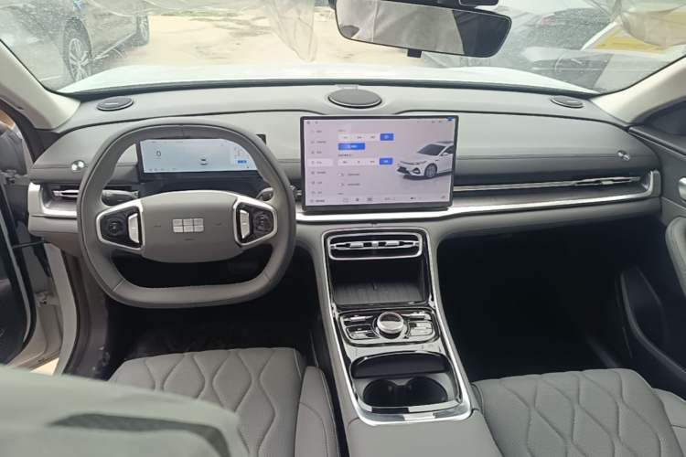 Used Geely Galaxy A7 2025 Model EM-i 150km Prestige Edition
