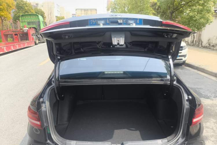 Used Volkswagen Lavida 2024 1.5L Automatic Starry Sky 5 Million Edition Trunk