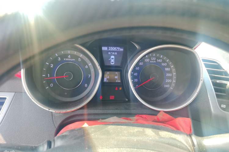 Used Hyundai Elantra (5th Generation / Langdong) 2015 1.6L Manual Leading Model
