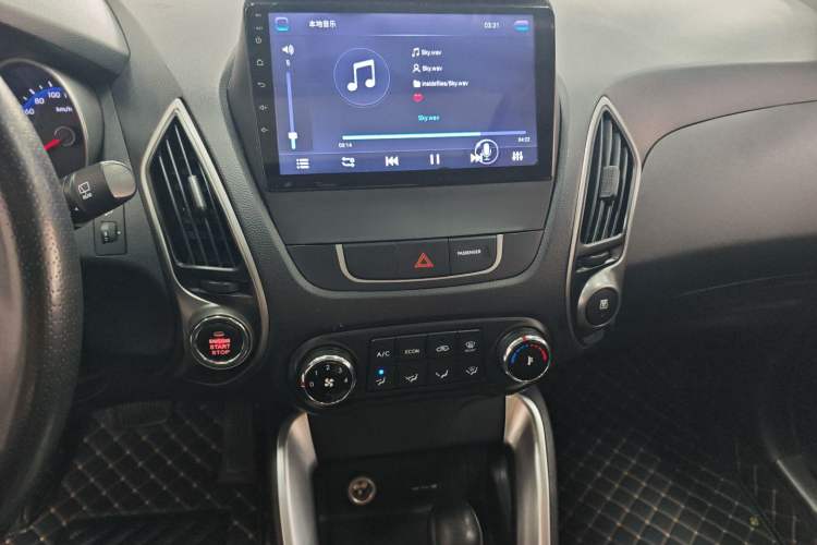 Used Hyundai ix35 2015 2.0L Automatic 2WD Smart Type China IV