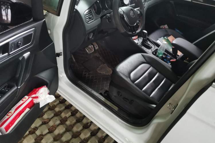 Used Volkswagen Golf Sportsvan 2016 230TSI Automatic Luxury Version
