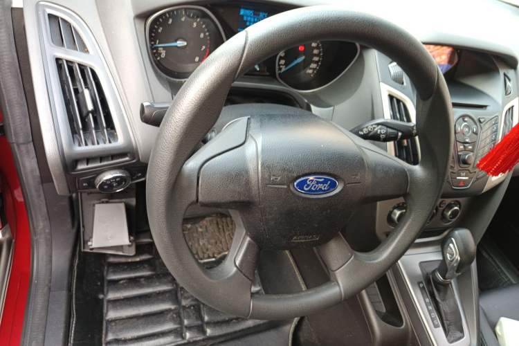Used Ford Focus 2012 Hatchback 1.6L Automatic Comfort Model Steering Wheel