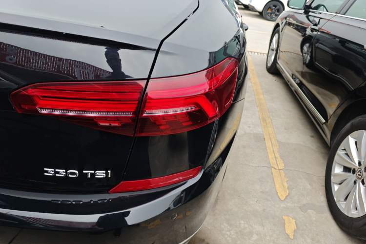 Used Volkswagen Passat 2020 330TSI Elite Edition China VI
