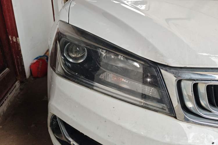 Used Geely Auto Emgrand 2019 Leading Edition 1.5L CVT Luxury Model China VI Standard Right Front Headlight