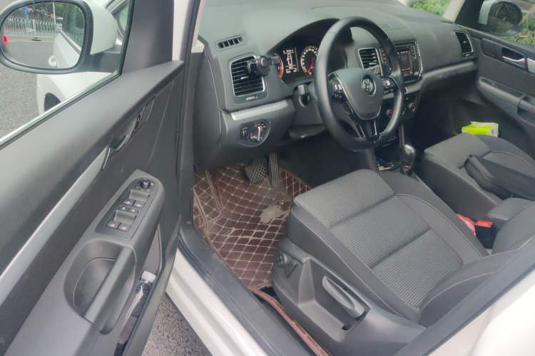 Used Volkswagen Sharan 2018 380TSI Comfort Edition 7-Seater Driver Seat