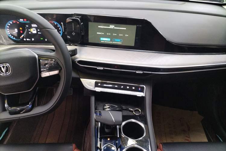 Used CHANGAN Eado 2024 PLUS Blue Whale NE 1.4T GDI DCT High-Energy Edition Audio And AC Panel