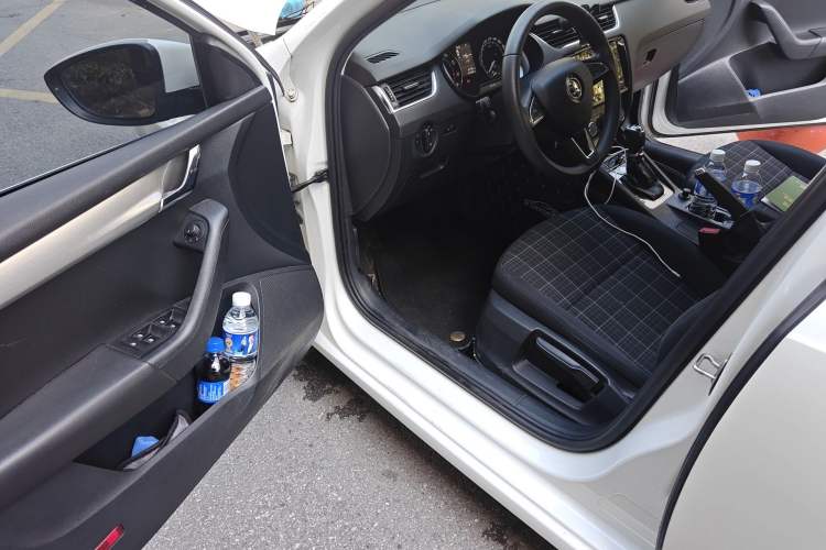 Used Skoda Octavia 2019 1.5L Automatic SmartDrive Comfort Edition China VI Standard Driver Seat