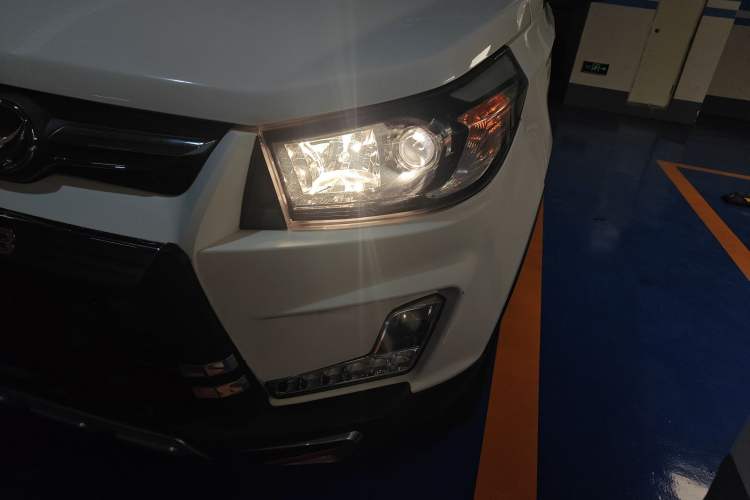 Used HYOSOW S3 2014 1.5L Luxury Version China IV Emission Standard