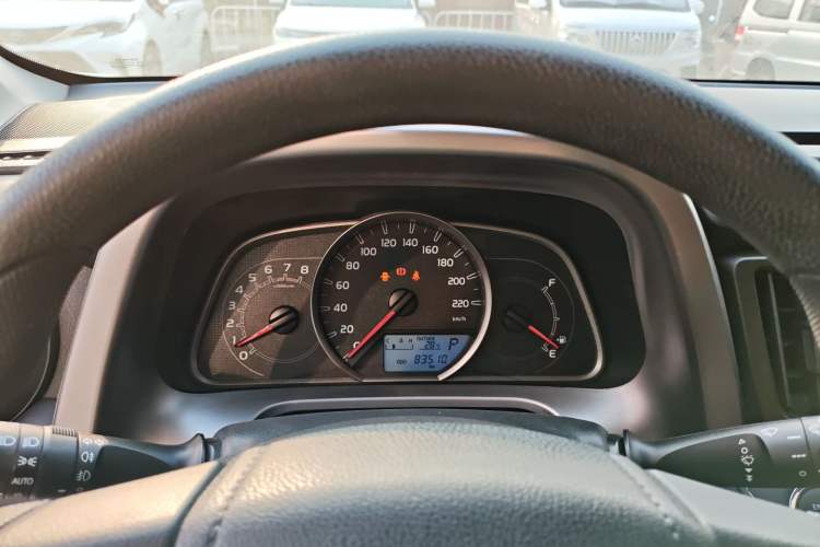 Used Toyota RAV4 2016 2.0L CVT Two-Wheel Drive Fashion Edition China V Standard Instrument Cluster