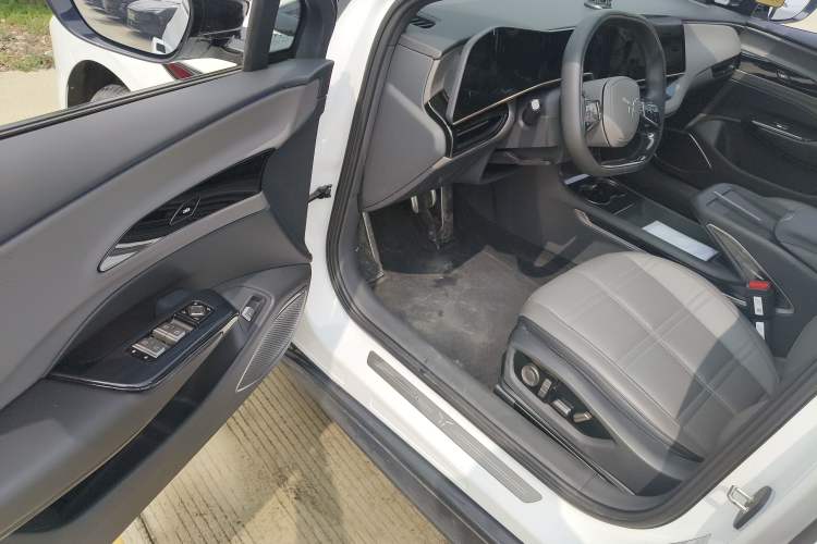 Used Hongqi EH7 2024 690 Pro Driver Seat