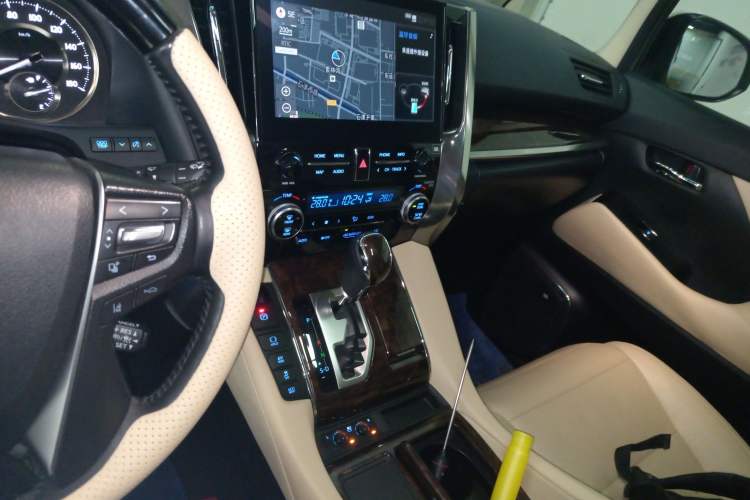 Used Toyota Alphard 2020 Dual-Engine 2.5L Luxury Edition