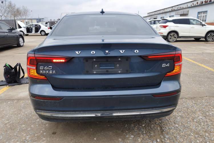 Used Volvo S60 2023 B4 Zhiyi Luxury Edition
