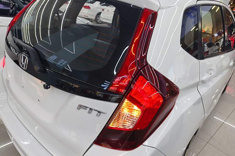 Used Honda Fit 2016 1.5L SE CVT Fashion Model Exterior 3