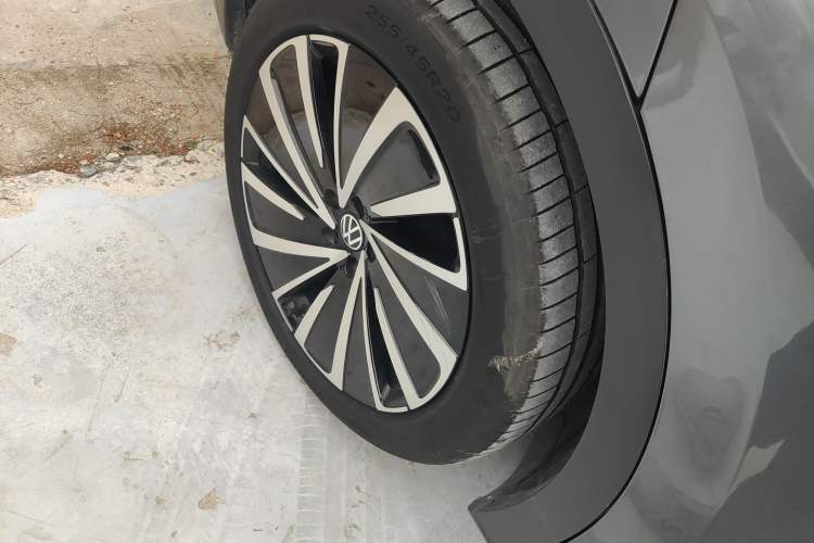 Used Volkswagen ID.4 X 2023 Upgraded Model Pure Long-Range Version Right Rear Wheel Hub