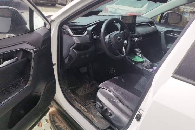 Used Toyota Wildlander 2022 2.0L CVT 4x4 Luxury PLUS Edition