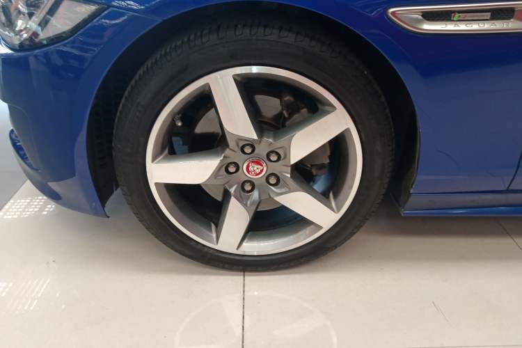 Used Jaguar XE 2018 2.0T 250 PS Two-Wheel-Drive R-Sport Sport Edition