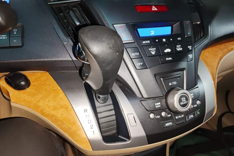 Used Honda Odyssey 2009 2.4L Luxury Edition Gear Lever