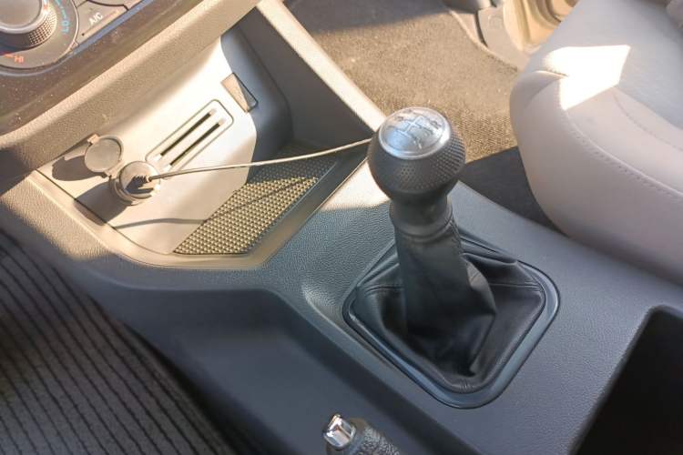 Used FORTHING Lingzhi 2022 M5L 1.6L Utility Model 7 Seats
