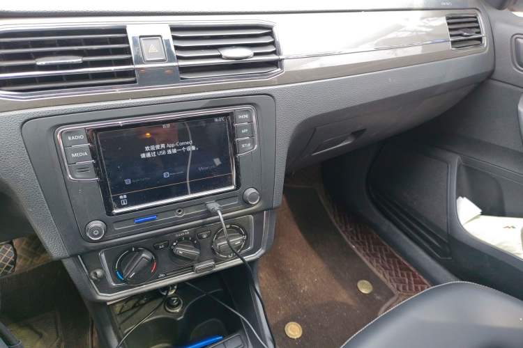 Used Volkswagen Santana 2019 1.5L Manual Comfort Edition China VI Standard Audio And AC Panel