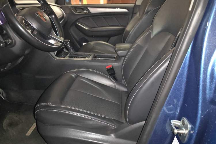 Used Roewe RX5 2016 20T Two-Wheel Drive Automatic Internet Smart Edition
