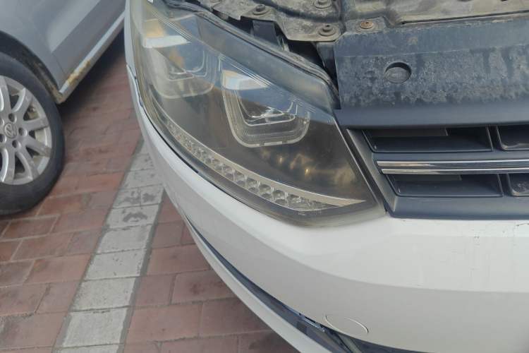 Used Volkswagen Polo 2013 1.4L Automatic Comfort Edition Right Front Headlight