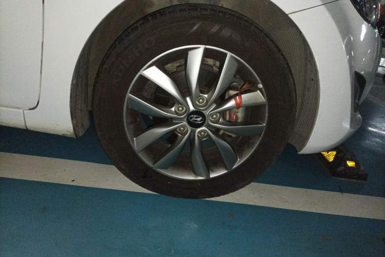 Used Hyundai Elantra (5th Generation / Langdong) 2015 1.6L Manual Leading Model