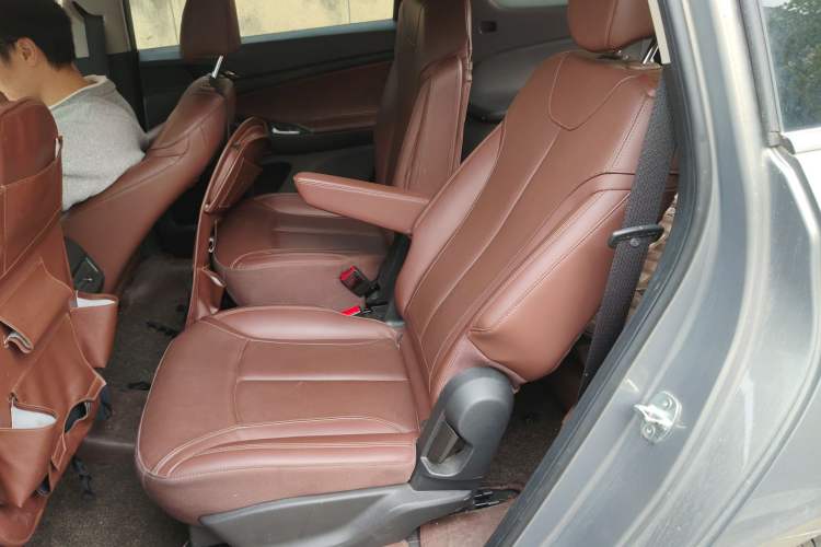 Used Buick GL6 2019 18T 6-Seater Connected Luxury Version China VI Standard
