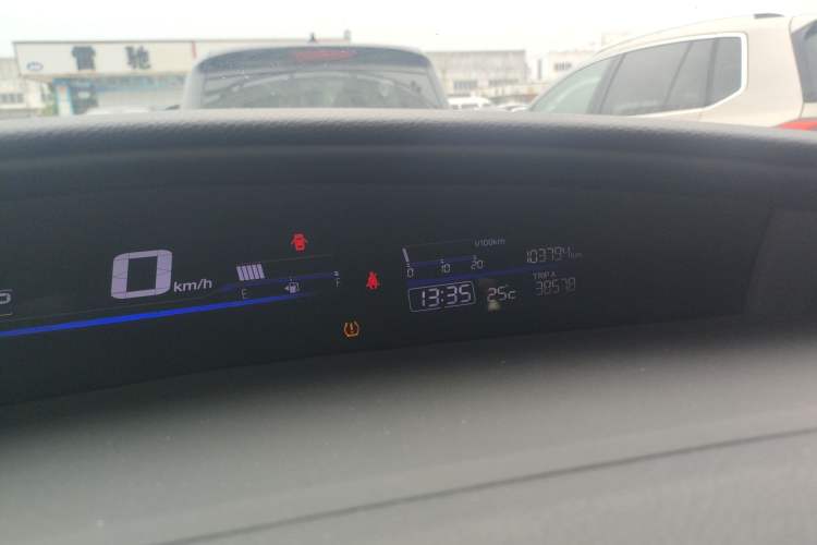 Used Honda Jade 2017 1.8L automatic Comfort version 5 seats
