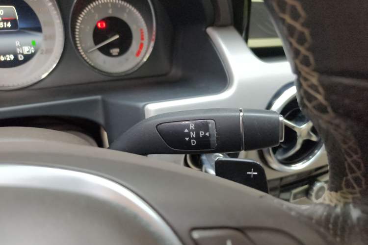 Used Mercedes-Benz GLK-Class 2013 GLK 300 4MATIC Dynamic Sunroof Model