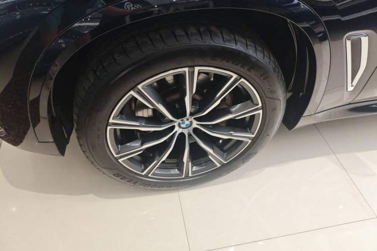 Used BMW X5 2022 Restyled xDrive 30Li Luxury Version M Sport Package