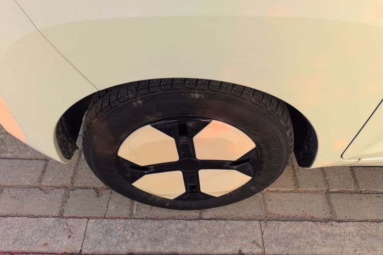 Used Wuling Hongguang MINIEV 2022 Macaron Premium Model – Lithium Iron Phosphate Left Front Wheel Hub