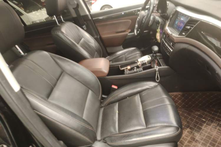 Used GAC Trumpchi GS8 2017 320T Two-Wheel Drive Luxury Smart Connectivity Version (7 Seats) Right Front Seat