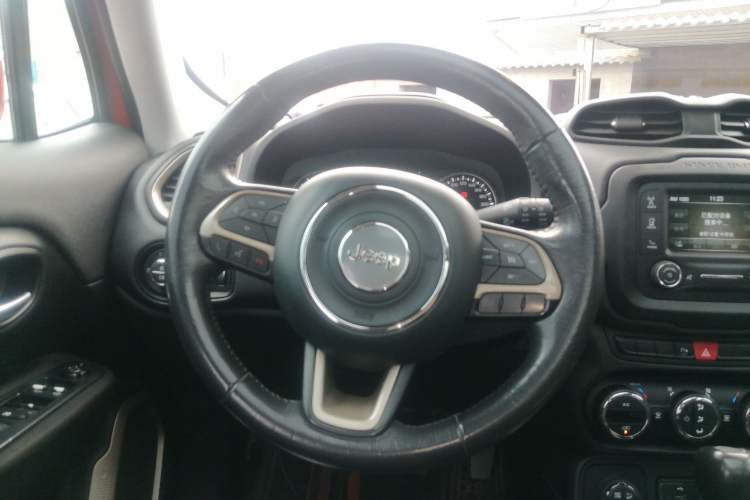 Used Jeep Renegade 2017 180TS Automatic Four-Wheel Drive Superior Edition
