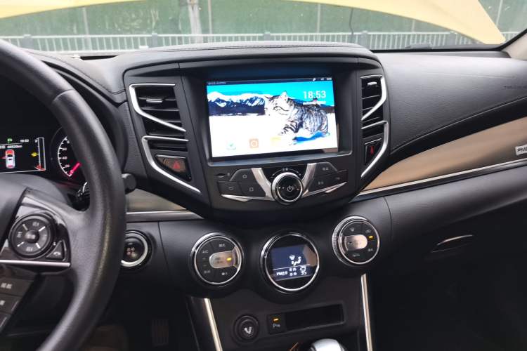 Used BYD Song 2016 Gaishi Edition 1.5TID Automatic Luxury Model Audio And AC Panel