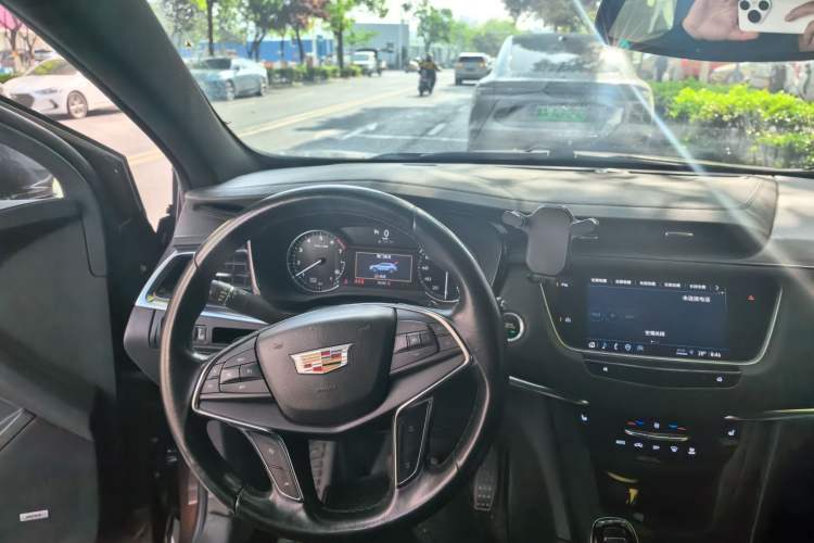 Used Cadillac XT5 2022 2.0T Two-Wheel Drive Luxury Version