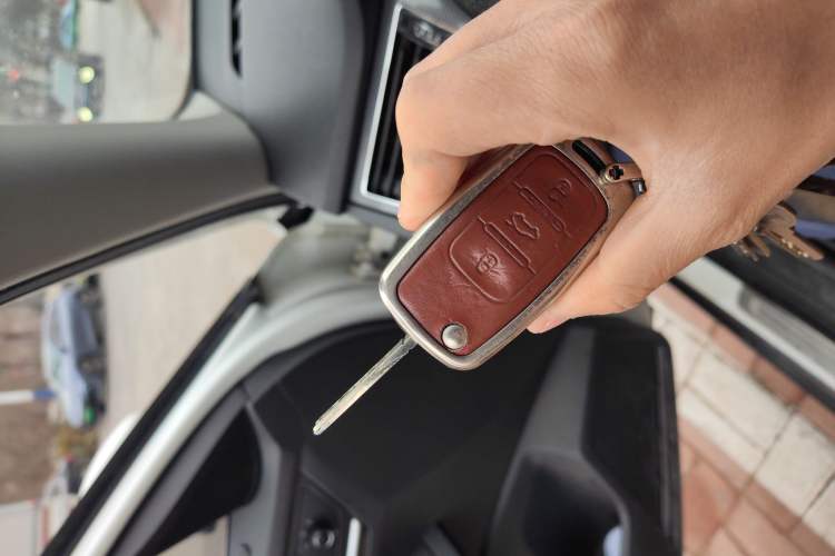 Used Volkswagen C-TREK 2017 1.6L Automatic Comfort Model Vehicle Key