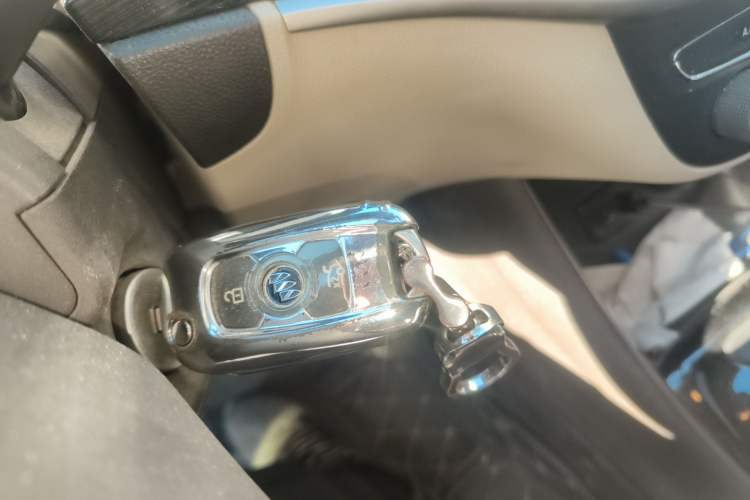 Used Buick Verano 2017 Sedan 15S Manual Leading Model Vehicle Key