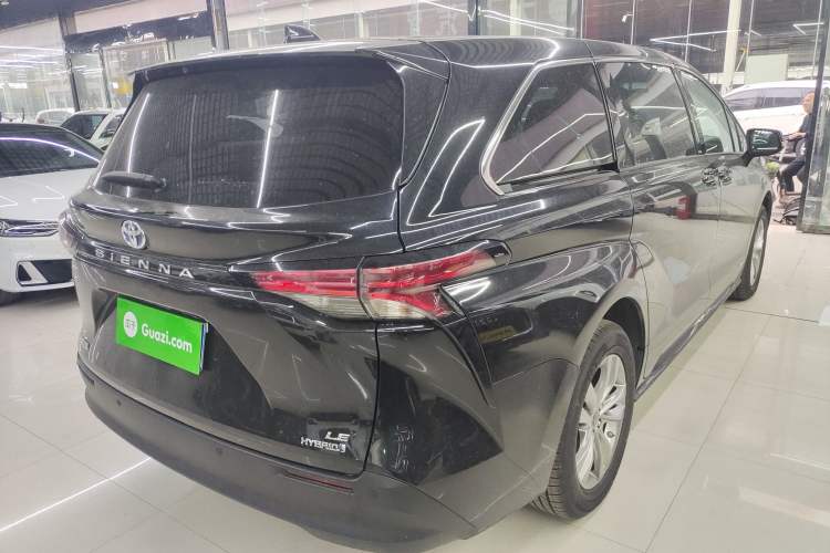 Used Toyota SIENNA 2023 2.5L Hybrid Comfort Edition