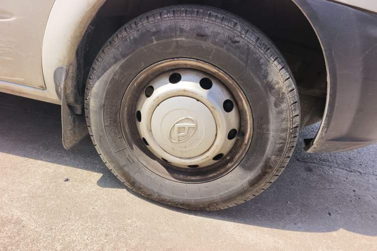 Used SAIC MAXUS Xintu V80 2019 2.5T Classic Model 6-Speed Manual – Aoyuntong Modified Version Short Wheelbase Ultra-Low Roof 5/6 Seats