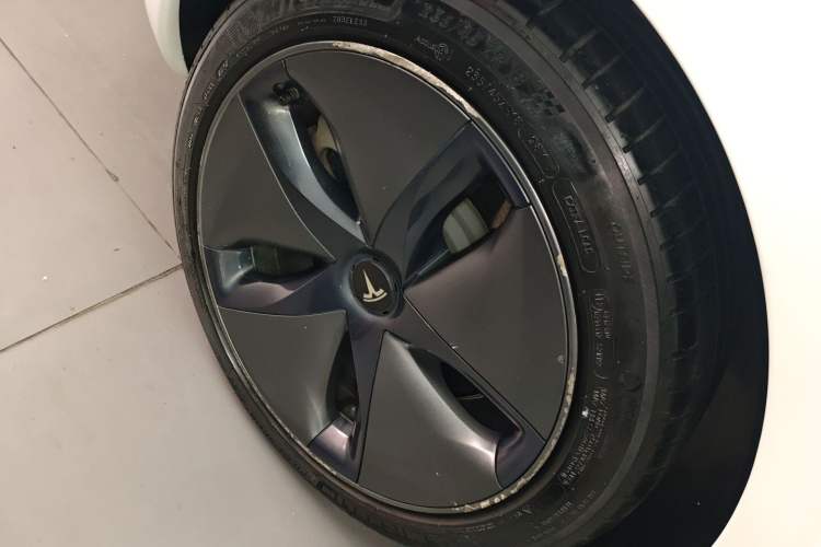 Used Tesla Model 3 2020 Standard Range Rear-Wheel Drive Upgraded Version Right Rear Wheel Hub